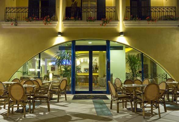 Hotel Vanni Misano Adriatico Extérieur photo