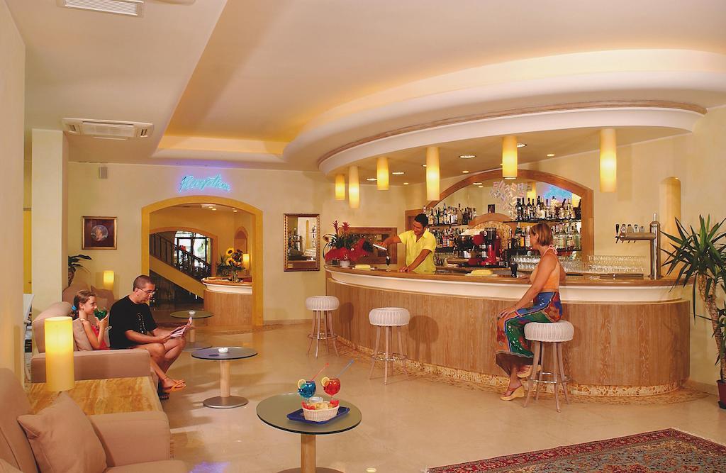 Hotel Vanni Misano Adriatico Extérieur photo