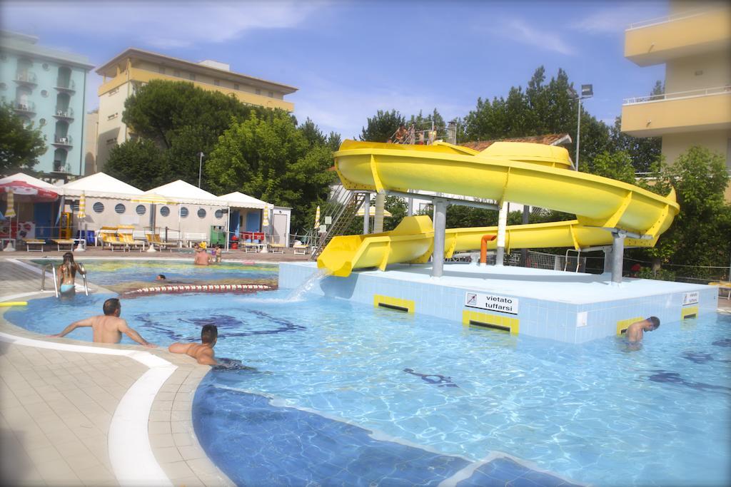 Hotel Vanni Misano Adriatico Extérieur photo