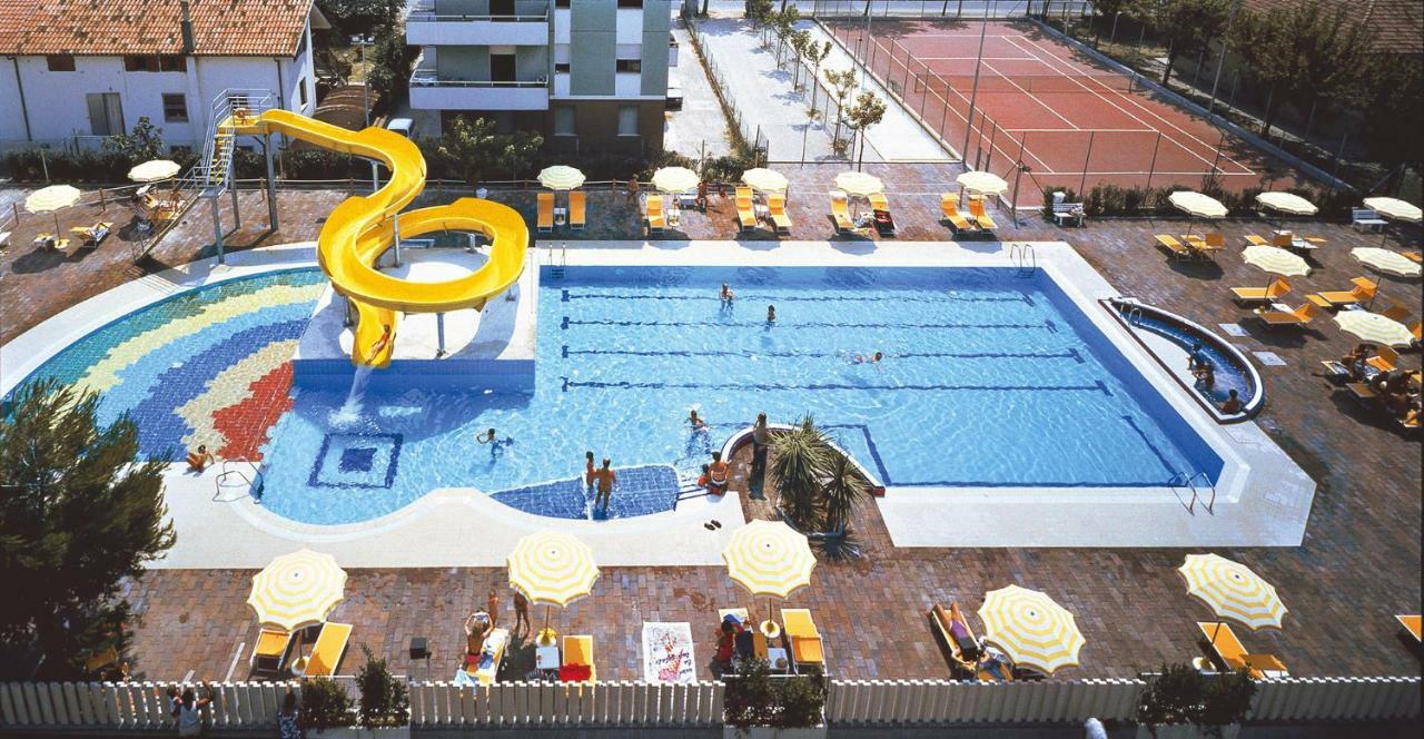 Hotel Vanni Misano Adriatico Extérieur photo